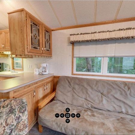 Spring Gulch Screened Park Model 6 Mount Airy Pokoj fotografie
